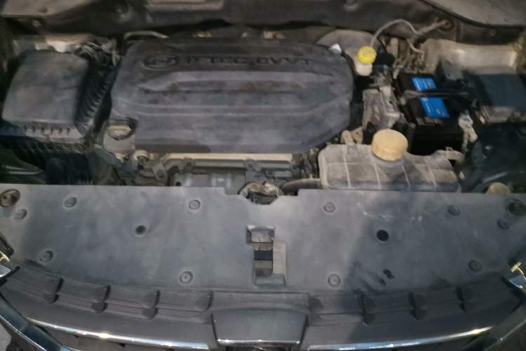 Used Baojun 510 2017 1.5L Automatic Fashion Model Engine Bay
