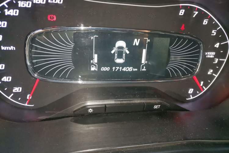 Used Baojun 510 2017 1.5L Automatic Fashion Model Odometer Close Up