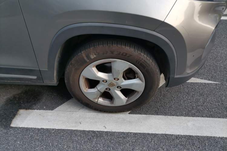 Used Baojun 510 2017 1.5L Automatic Fashion Model Right Front Wheel Hub