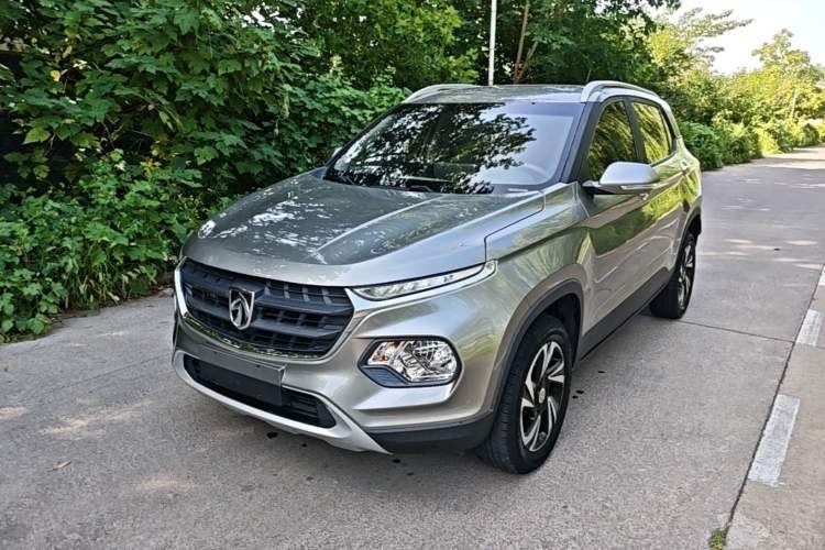 Used Baojun 510 2017 1.5L manual Comfort trim Guazi used car, China used car export, Used car for sale, Used cars, Cheapest cars for sale