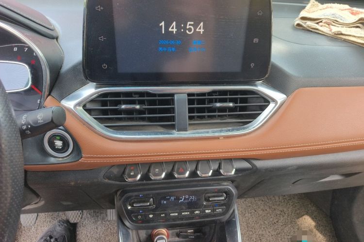 Used Baojun 510 2017 1.5L Manual Luxury Model Audio And AC Panel