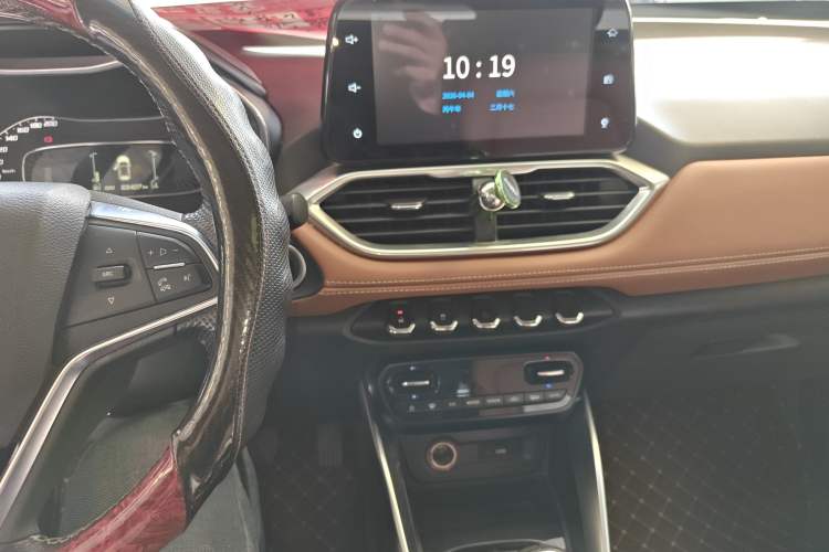 Used Baojun 510 2017 1.5L Manual Luxury Model Audio And AC Panel