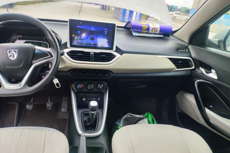 Used Baojun 510 2017 1.5L manual Comfort trim Audio And AC Panel