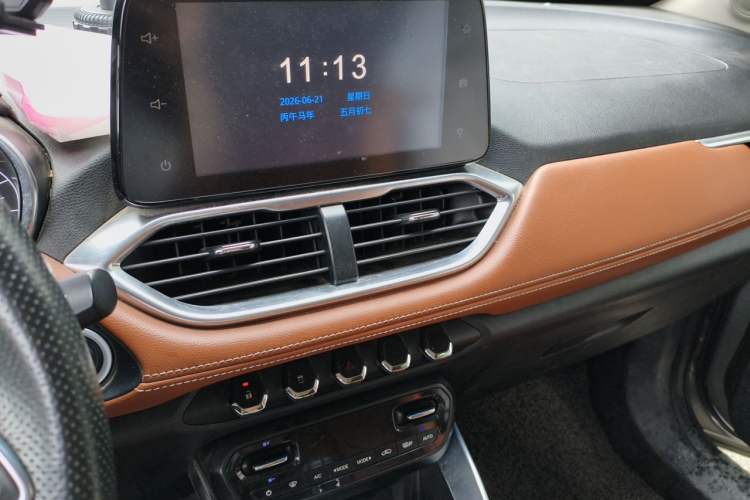 Used Baojun 510 2017 1.5L Manual Luxury Model Audio And AC Panel