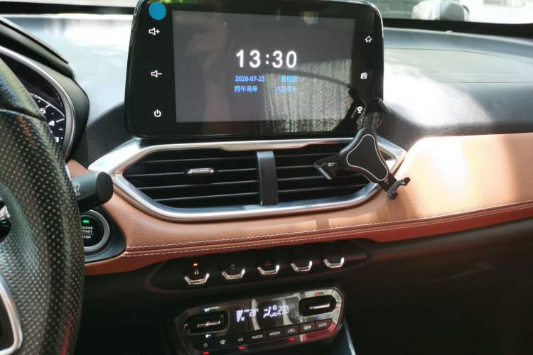 Used Baojun 510 2017 1.5L Manual Luxury Model Audio And AC Panel
