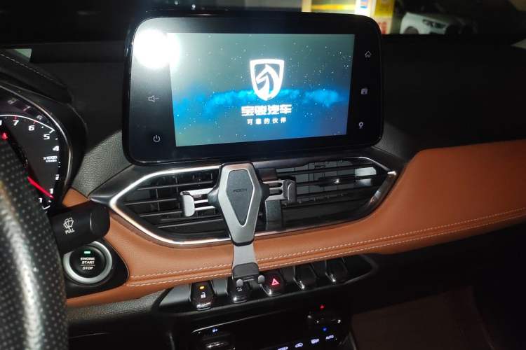 Used Baojun 510 2017 1.5L Automatic Luxury Model Audio And AC Panel