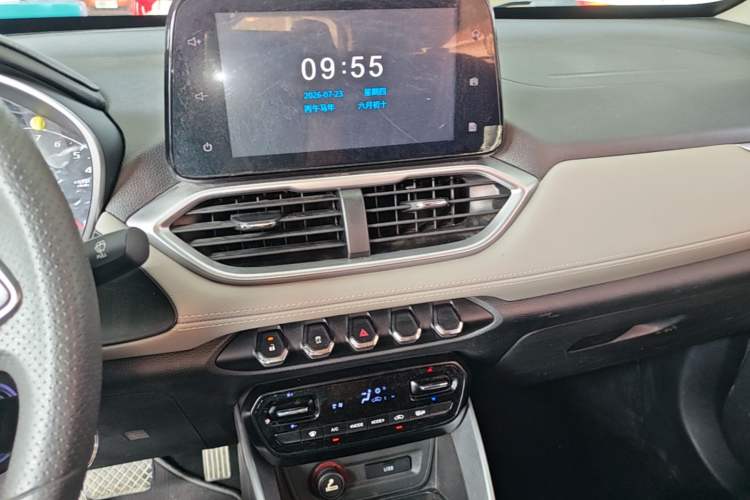 Used Baojun 510 2017 1.5L Automatic Fashion Model Audio And AC Panel
