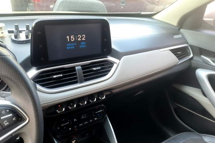 Used Baojun 510 2017 1.5L Automatic Fashion Model Audio And AC Panel