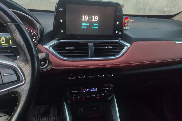 Used Baojun 510 2017 1.5L Automatic Luxury Model Audio And AC Panel