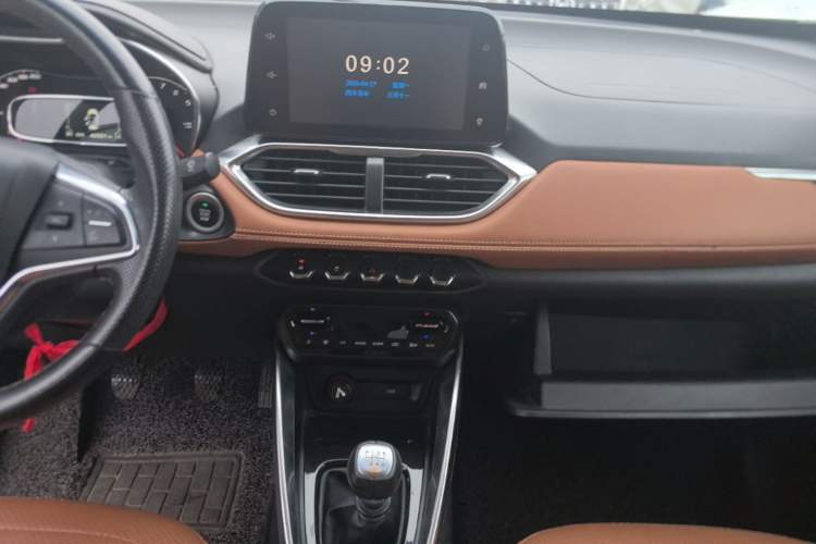 Used Baojun 510 2017 1.5L Manual Luxury Model Audio And AC Panel
