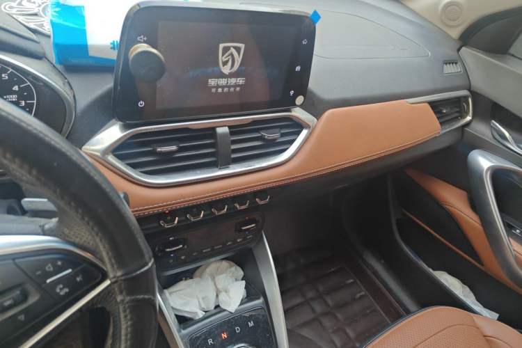 Used Baojun 510 2017 1.5L Automatic Luxury Model Audio And AC Panel