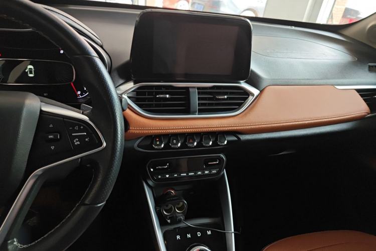 Used Baojun 510 2017 1.5L Automatic Luxury Model Audio And AC Panel