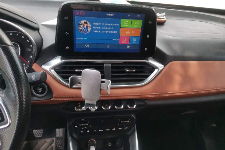 Used Baojun 510 2017 1.5L Manual Luxury Model Audio And AC Panel