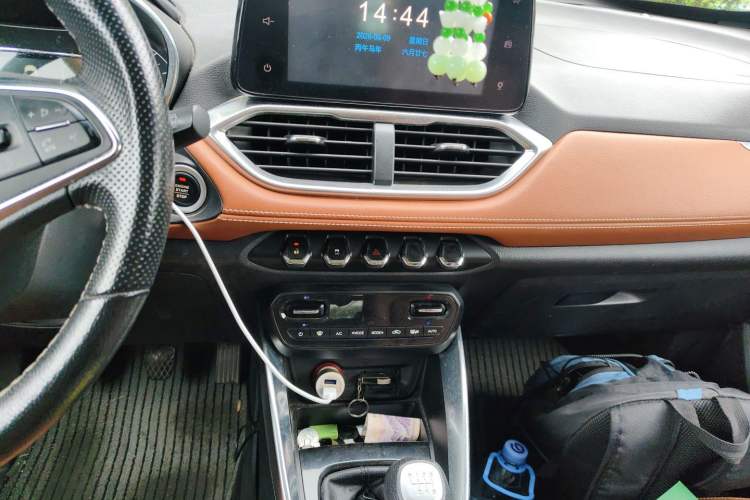 Used Baojun 510 2017 1.5L Manual Luxury Model Audio And AC Panel