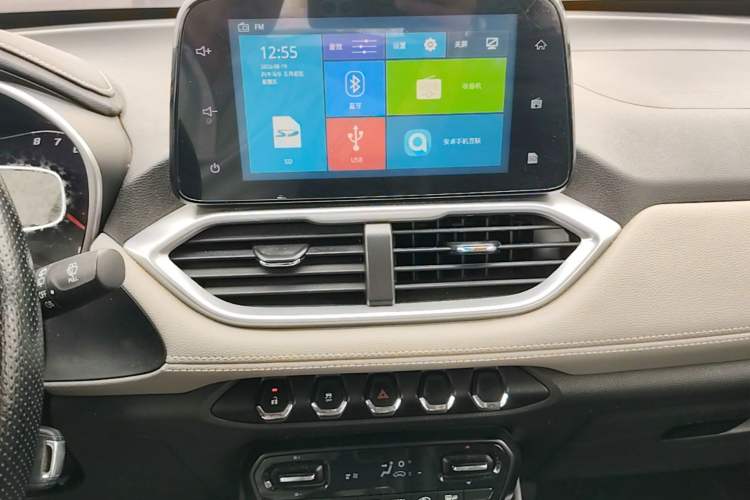 Used Baojun 510 2017 1.5L Manual Fashion Model Audio And AC Panel