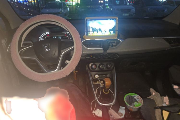Used Baojun 510 2017 1.5L manual Comfort trim Center Console