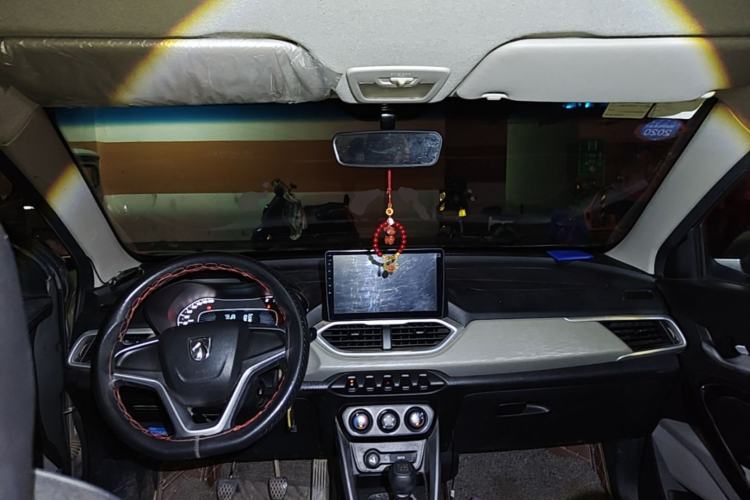Used Baojun 510 2017 1.5L manual Comfort trim Center Console