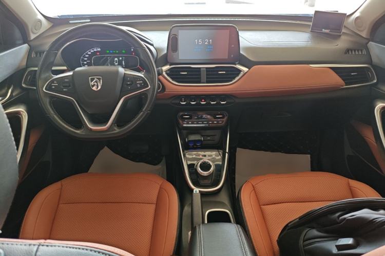 Used Baojun 510 2017 1.5L Automatic Luxury Model Center Console