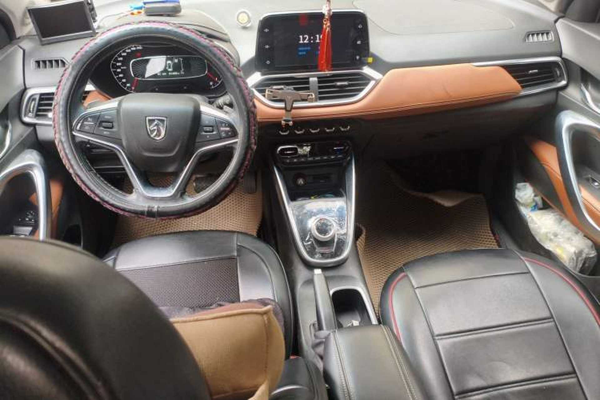 Used Baojun 510 2017 1.5L Automatic Luxury Model Center Console