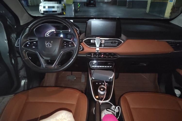 Used Baojun 510 2017 1.5L Automatic Luxury Model Center Console