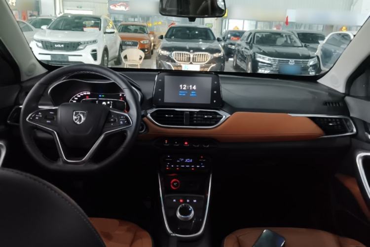 Used Baojun 510 2017 1.5L Automatic Luxury Model Center Console