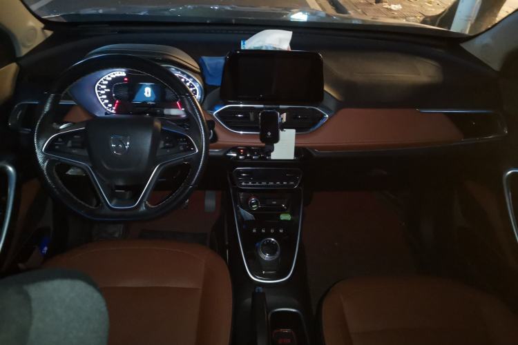 Used Baojun 510 2017 1.5L Automatic Luxury Model Center Console