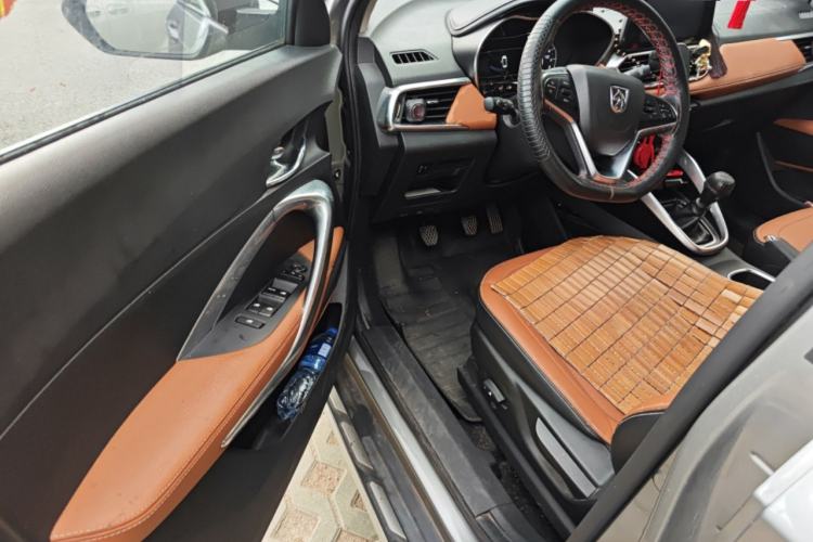 Used Baojun 510 2017 1.5L Manual Luxury Model Driver Seat