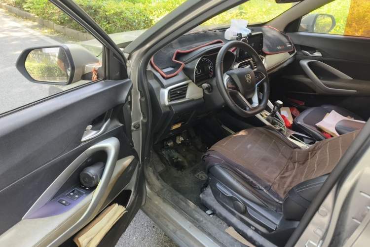 Used Baojun 510 2017 1.5L Manual Fashion Model Driver Seat