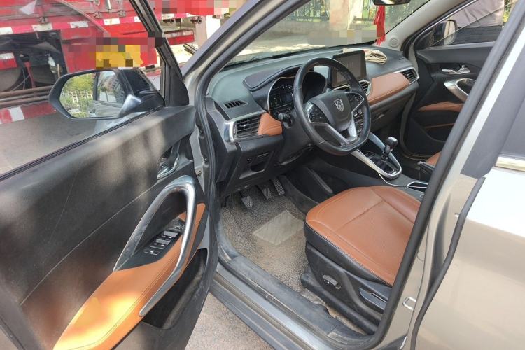 Used Baojun 510 2017 1.5L Manual Luxury Model Driver Seat