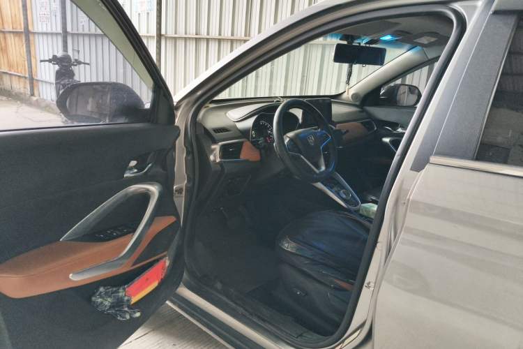 Used Baojun 510 2017 1.5L Automatic Luxury Model Driver Seat