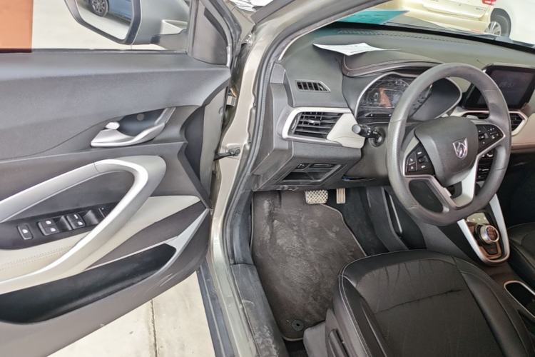 Used Baojun 510 2017 1.5L Automatic Fashion Model Driver Seat