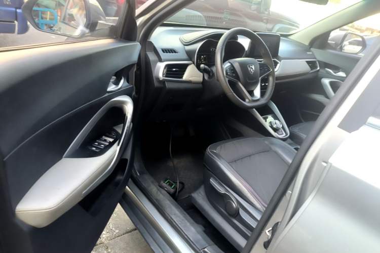 Used Baojun 510 2017 1.5L Automatic Fashion Model Driver Seat