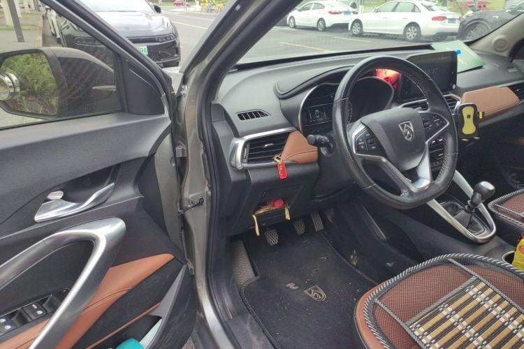 Used Baojun 510 2017 1.5L Manual Luxury Model Driver Seat