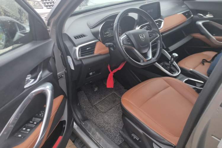 Used Baojun 510 2017 1.5L Manual Luxury Model Driver Seat