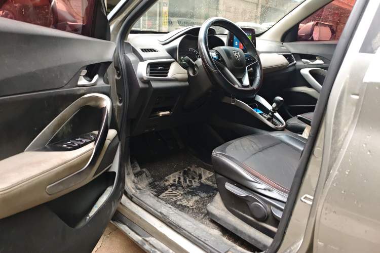 Used Baojun 510 2017 1.5L Manual Fashion Model Driver Seat