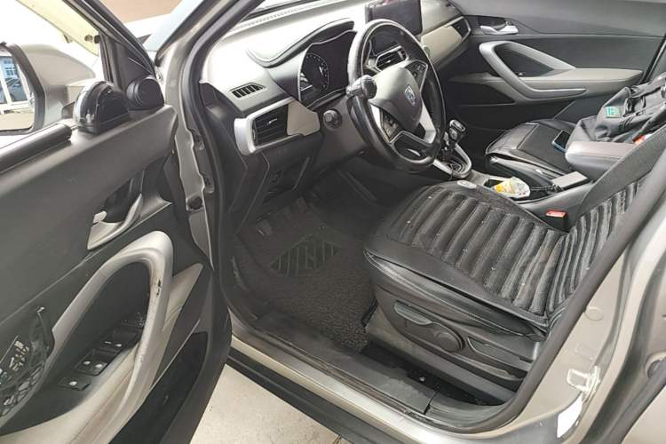 Used Baojun 510 2017 1.5L Manual Fashion Model Driver Seat