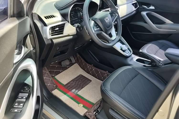 Used Baojun 510 2017 1.5L Automatic Fashion Model Driver Seat