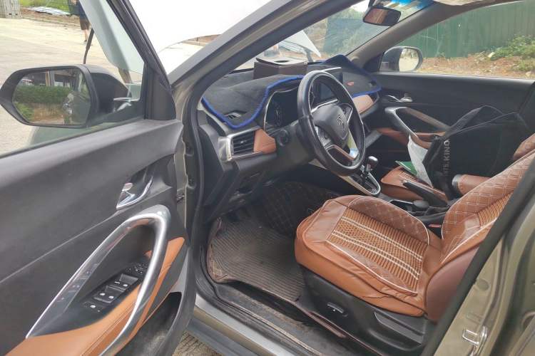 Used Baojun 510 2017 1.5L Manual Luxury Model Driver Seat