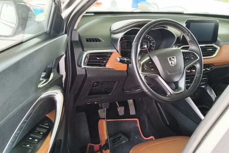 Used Baojun 510 2017 1.5L Manual Luxury Model Driver Seat