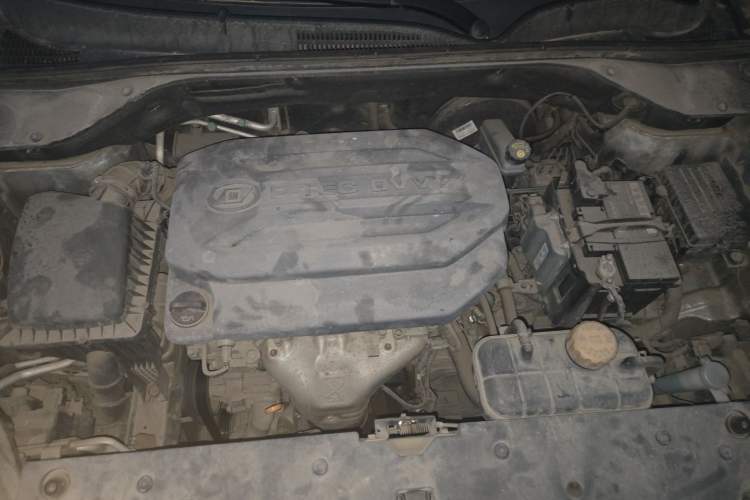Used Baojun 510 2017 1.5L manual Comfort trim Engine Bay