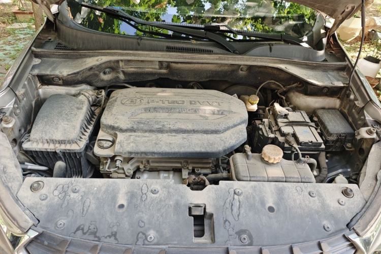 Used Baojun 510 2017 1.5L Automatic Fashion Model Engine Bay