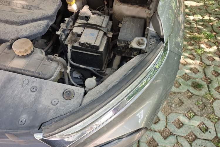 Used Baojun 510 2017 1.5L Automatic Fashion Model Engine Bay Left