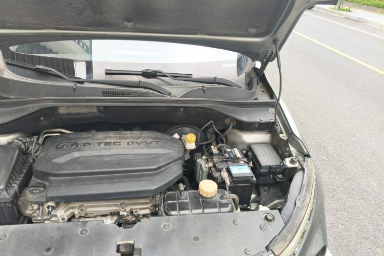 Used Baojun 510 2017 1.5L manual Comfort trim Engine Bay Left