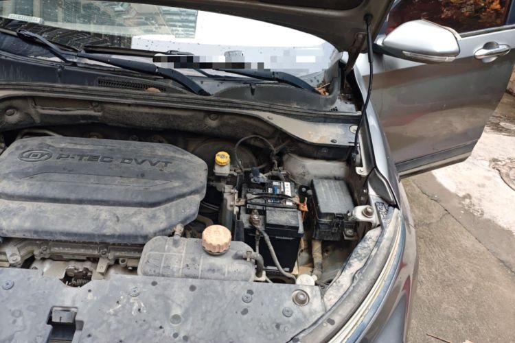 Used Baojun 510 2017 1.5L Manual Fashion Model Engine Bay Left