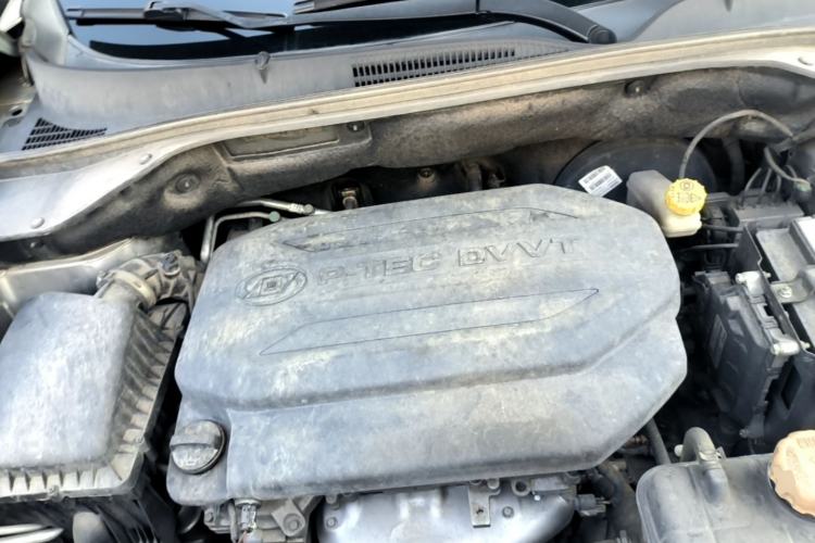 Used Baojun 510 2017 1.5L Automatic Fashion Model Engine Bay