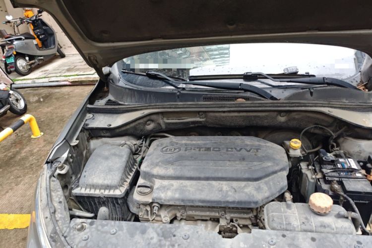 Used Baojun 510 2017 1.5L Manual Fashion Model Engine Bay Right