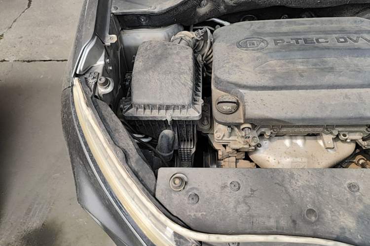 Used Baojun 510 2017 1.5L Manual Fashion Model Engine Bay Right