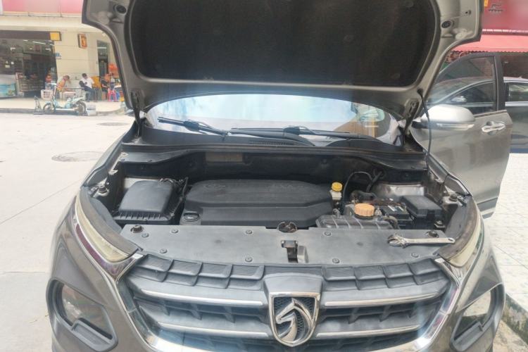Used Baojun 510 2017 1.5L Manual Fashion Model Engine Bay