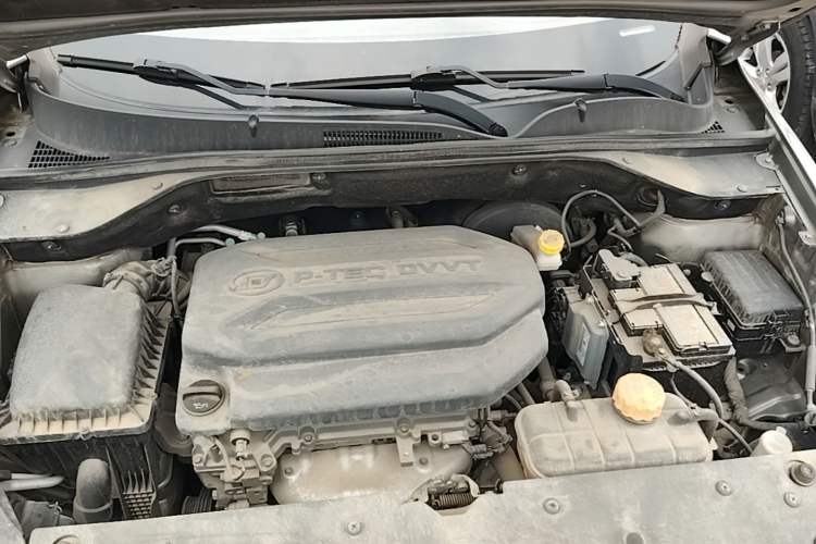 Used Baojun 510 2017 1.5L Manual Fashion Model Engine Bay