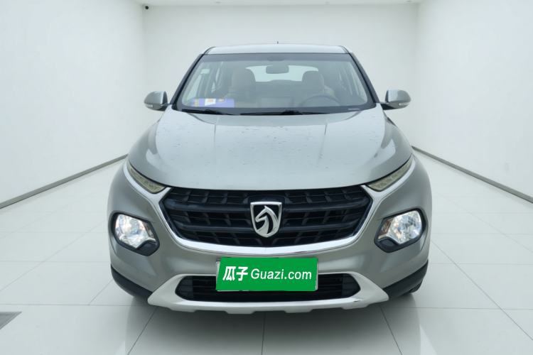 Used Baojun 510 2017 1.5L manual Comfort trim Front
